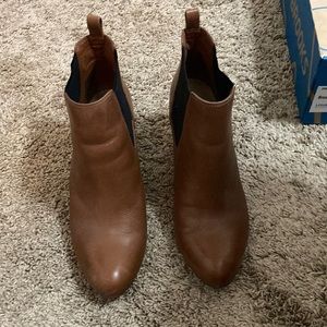 Clarks Carlita Quinn Tan Leather Ankle Booties